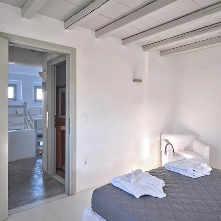 The Arch Villa Protorgia
